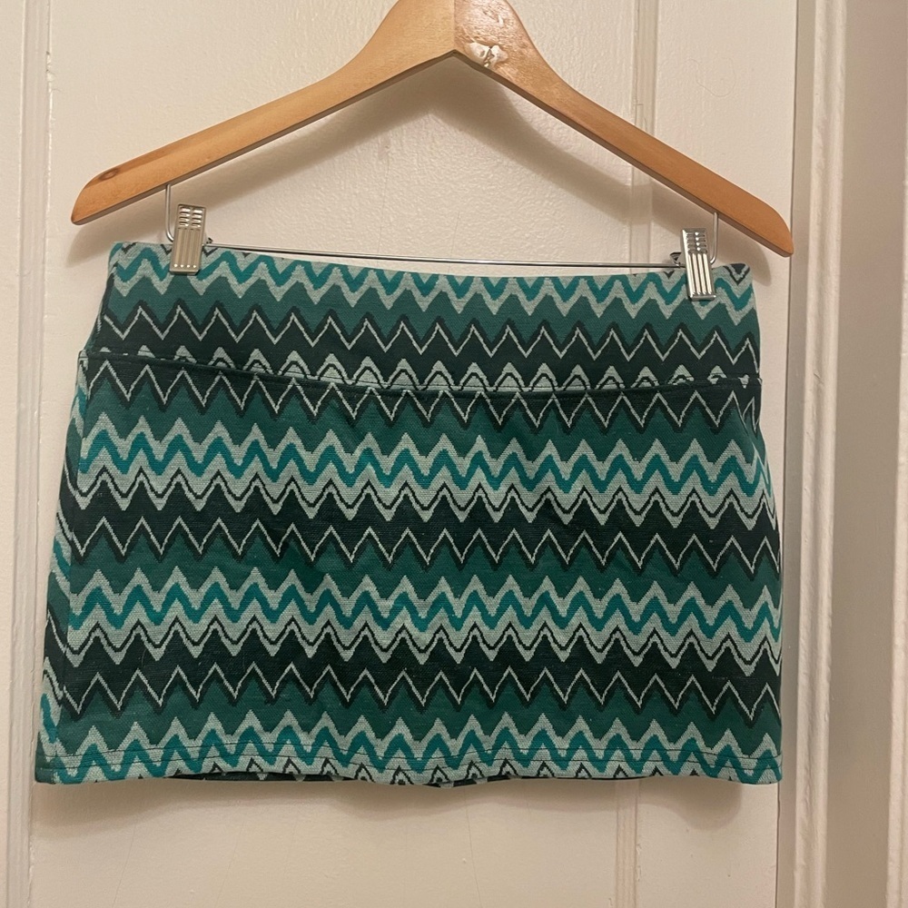 NWOT Urban Outfitters UO PEACHY LOW-RISE Mini Skirt SIZE M - Picture 4 of 5